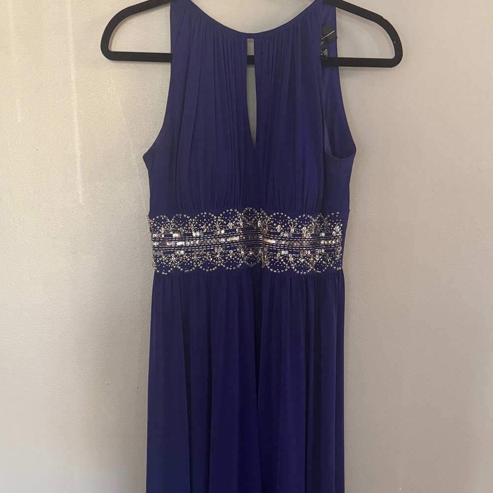 R & M Collection Elegant Blue Evening Dress with Embellished Waist - Picture 3 of 7